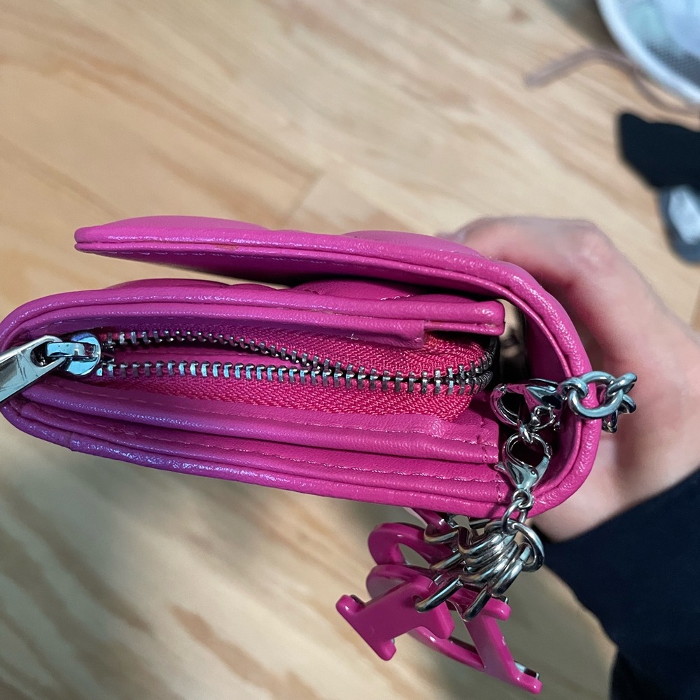 Dior wallet on chain- brand new! - Picture 4 of 12